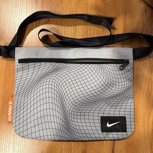 NEW Nike Crossbody VaporMax Wave Shoulder Waist Bag Satchel GYM YOGA Sporty